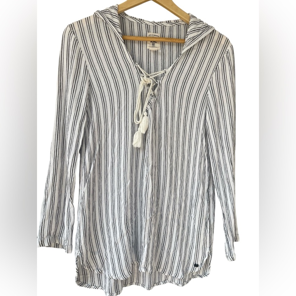 Billabong Size Medium Women’s White and Gray Tie Front Tunic hoodie